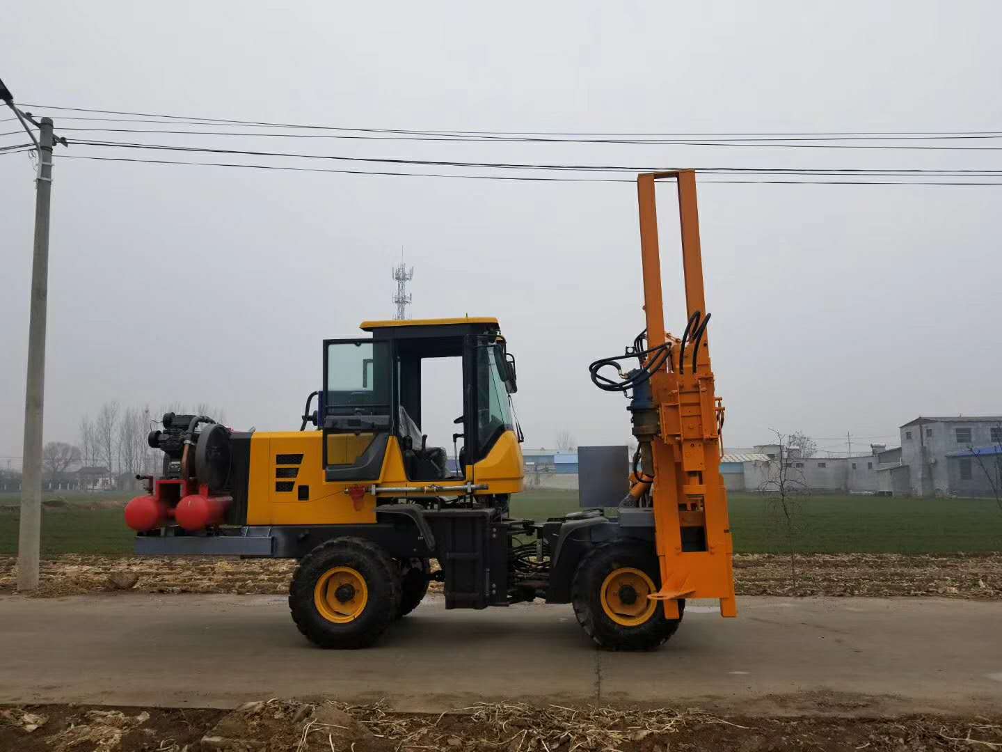 发往云南一台小型公路护栏打桩机 公路波形护栏打孔机 波形护栏打桩机