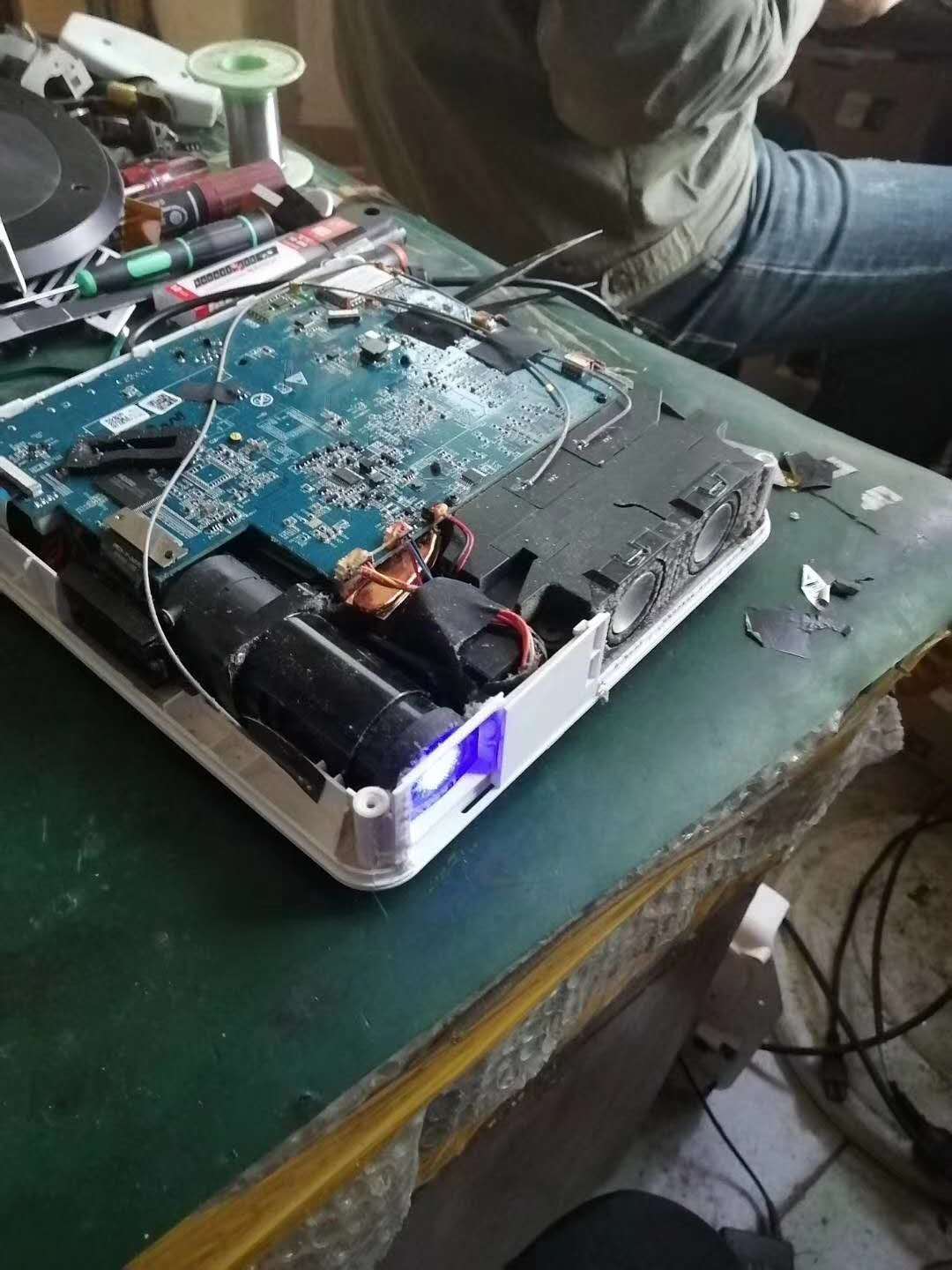 专业清洗电教室短焦投影机 讲台清尘整理