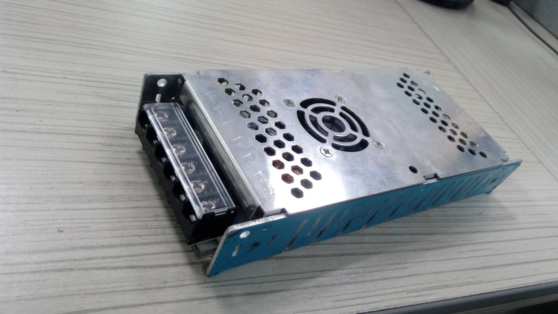 成良P500W-24V开关电源