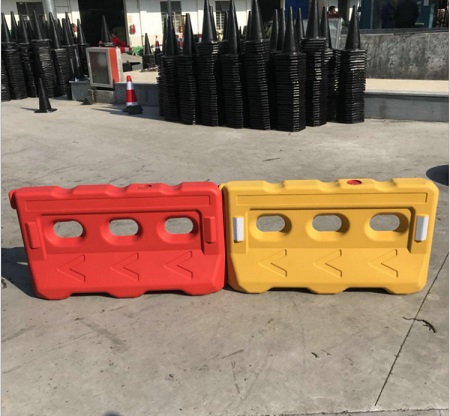 水马滚塑加厚三孔水马 交通防撞设施 塑料水马隔离墩 道路防撞墩