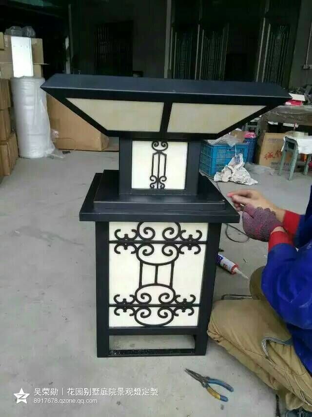 太阳能人体感应智能路灯
