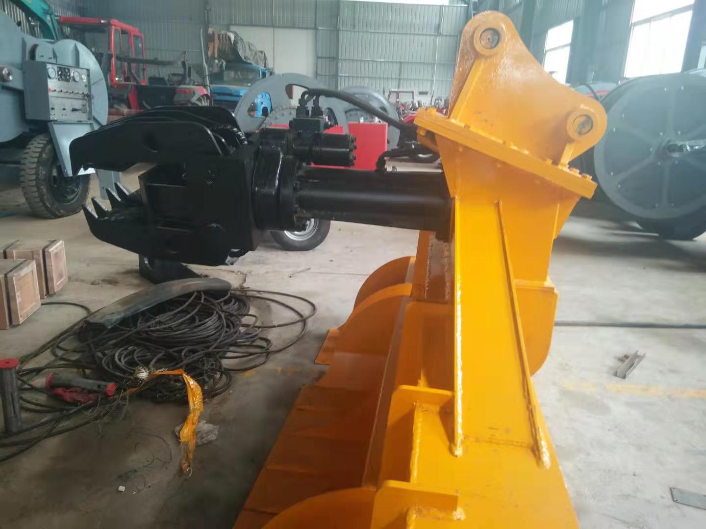 挖掘机轨道轮行走水泥轨枕更换设备、轨枕铺设机、换枕木机器