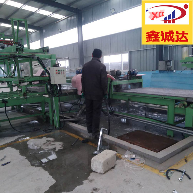 鑫诚达fs外保温内浇筑混凝土外建筑模板生产设备行情