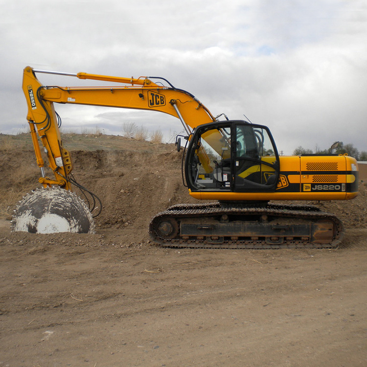 挖掘机改装液压岩石开山锯钢筋混凝土切割锯矿山轨道式岩石锯