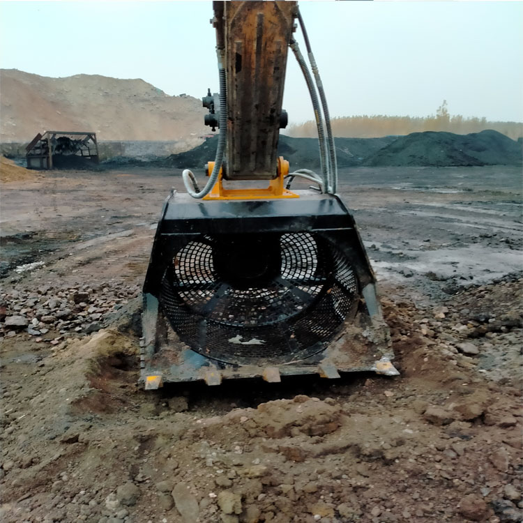 挖掘机SFP-15筛分破碎斗9-15T 挤压式粉碎斗建筑垃圾再生筛分斗