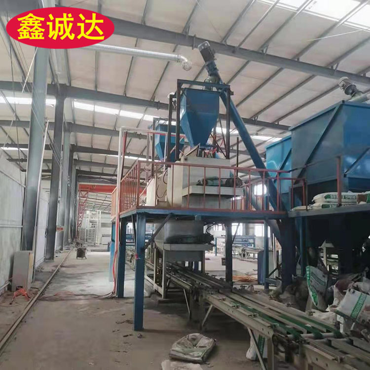 鑫诚达FS免拆复合砂浆一体板设备 fs复合保温板设备 现场视频